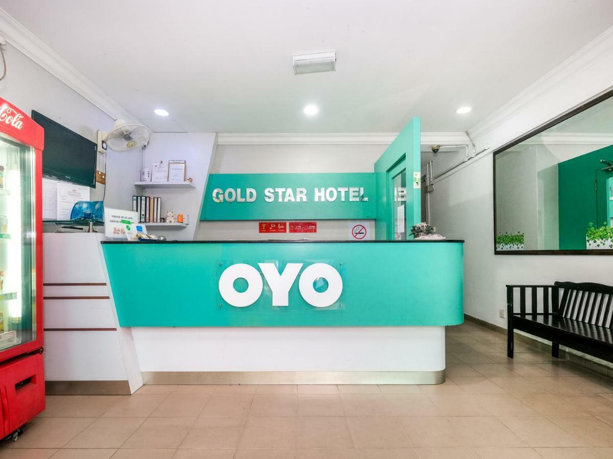 Oyo 850 Gold Star Hotel Chukai Exterior photo